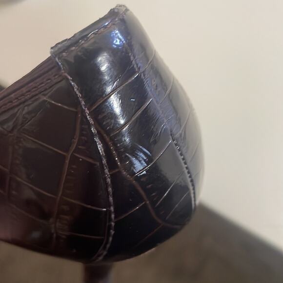 Tahari Enya women's high heels size 7.5. Brown snakeskin. - Picture 10 of 10